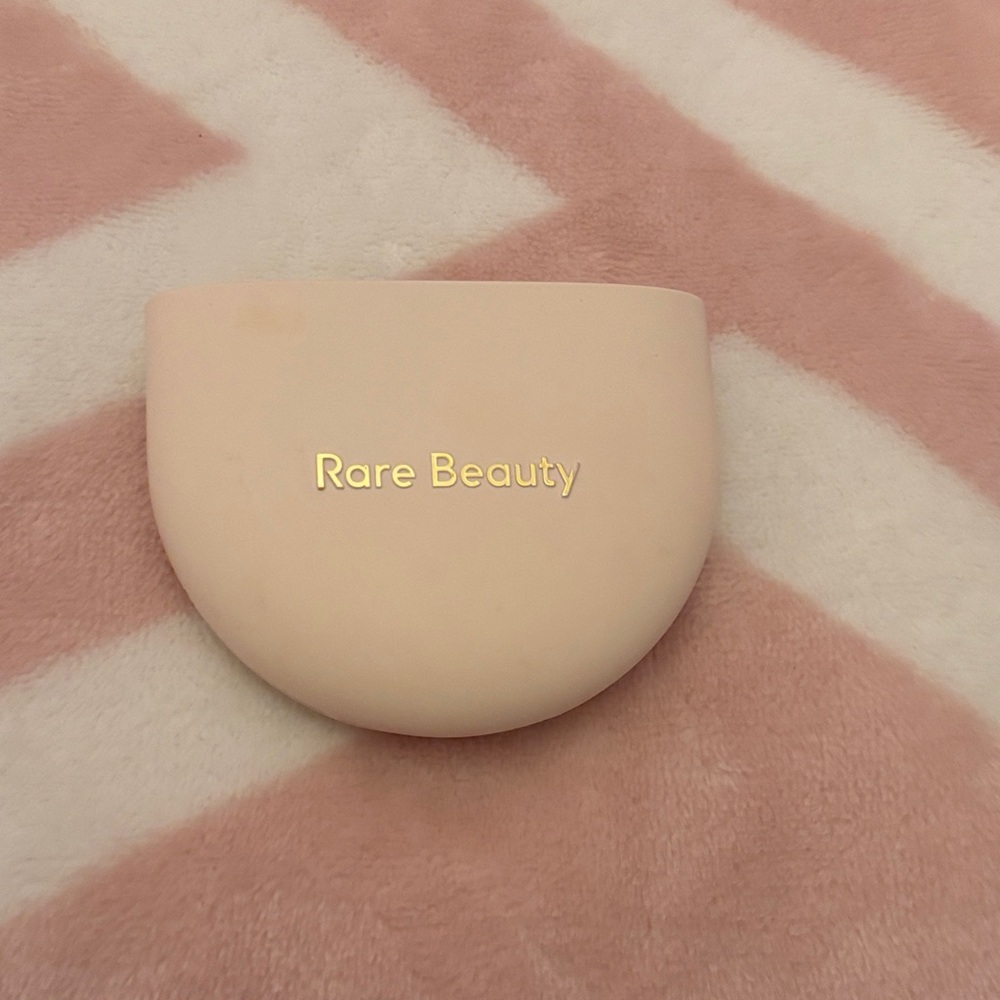 Rare Beauty Press powder
